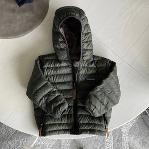 Patagonia Camo and Hunter green reversible winter puffer